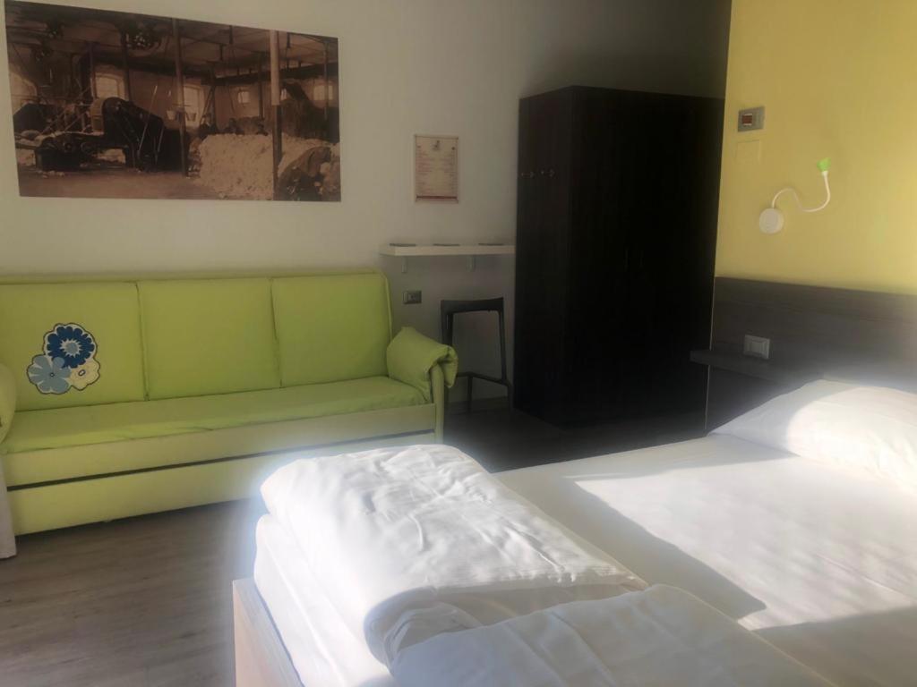 Antica Campione Rooms & Hostel Campione del Garda Luaran gambar