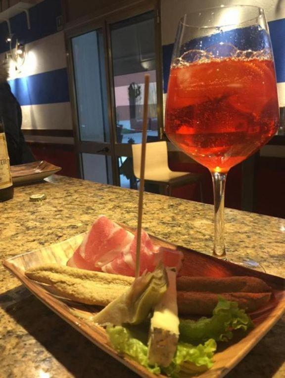 Antica Campione Rooms & Hostel Campione del Garda Luaran gambar