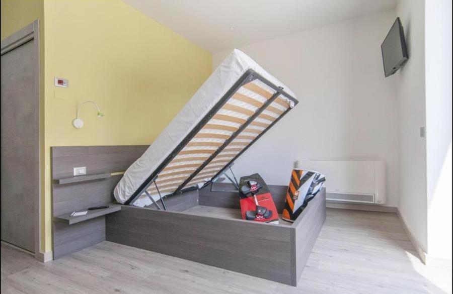 Antica Campione Rooms & Hostel Campione del Garda Luaran gambar